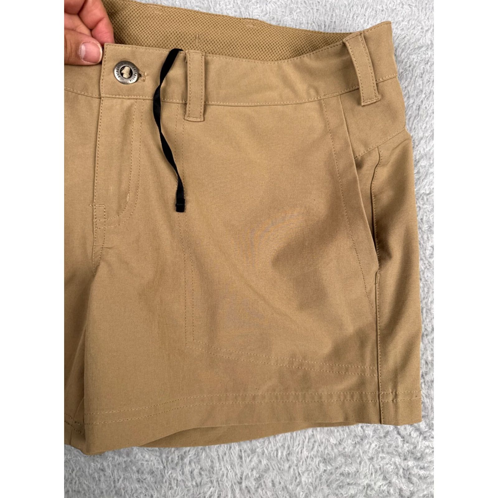 The North Face The North Face Shorts Women 4 Beige Happy Hike Zipper Pockets 31x4 Size 27" / US 4 / IT 40 - 4 Thumbnail