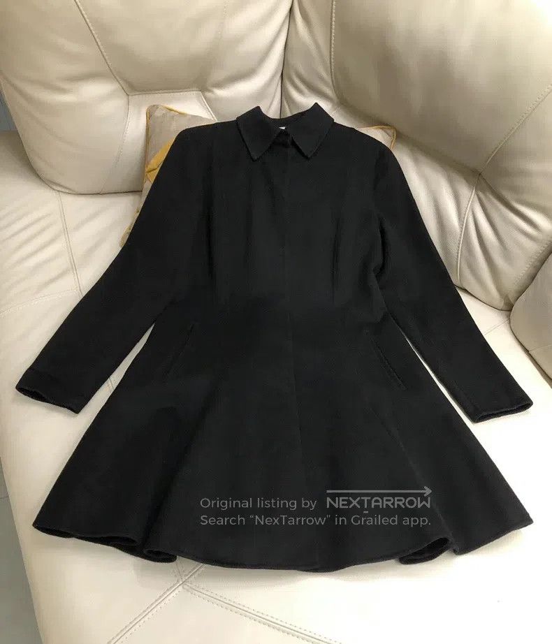 Valentino Valentino Black coat coat Size L / US 10 / IT 46 - 1 Thumbnail