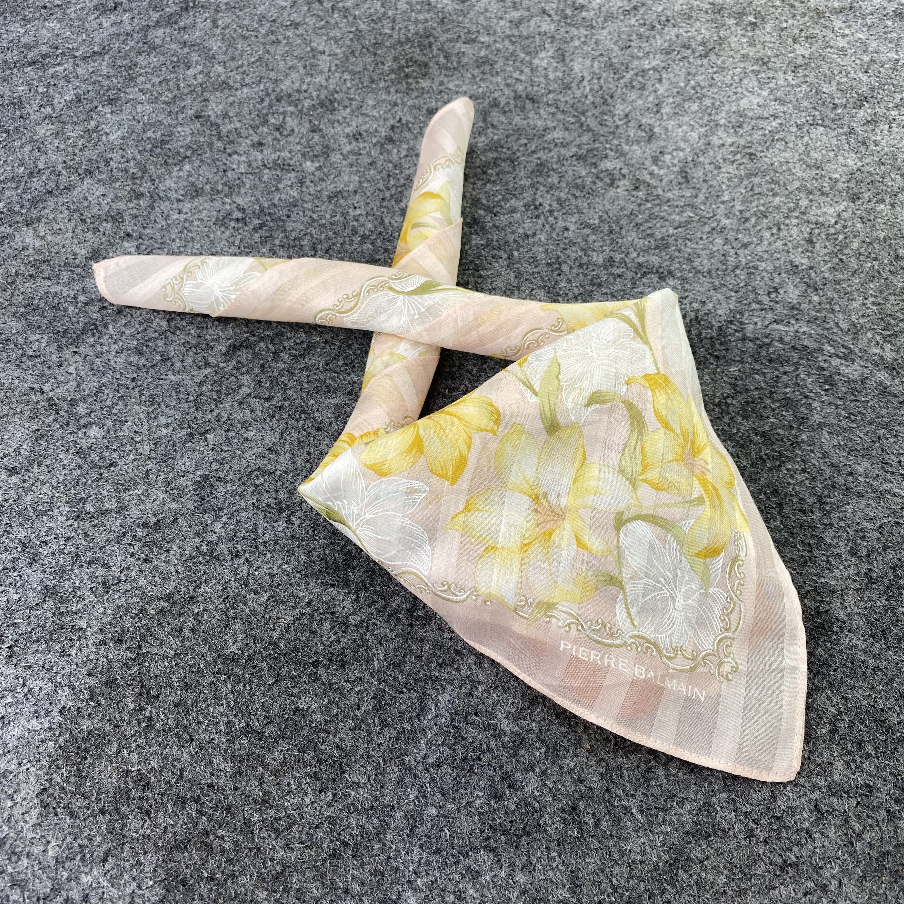 Pierre Balmain Pierre Balmain Handkerchief / Bandana / Neckerchief -B897 Size ONE SIZE - 1 Thumbnail