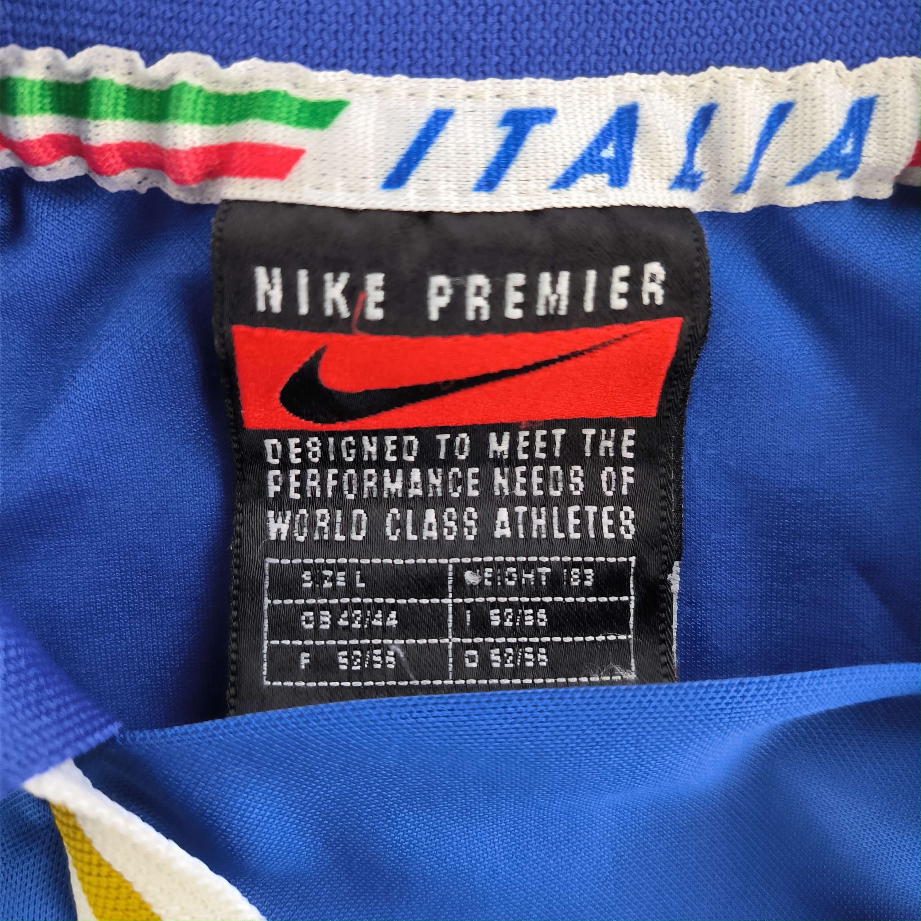 Nike Italy 1996-98 Nike home football jersey shirt size L Size US L / EU 52-54 / 3 - 4 Thumbnail