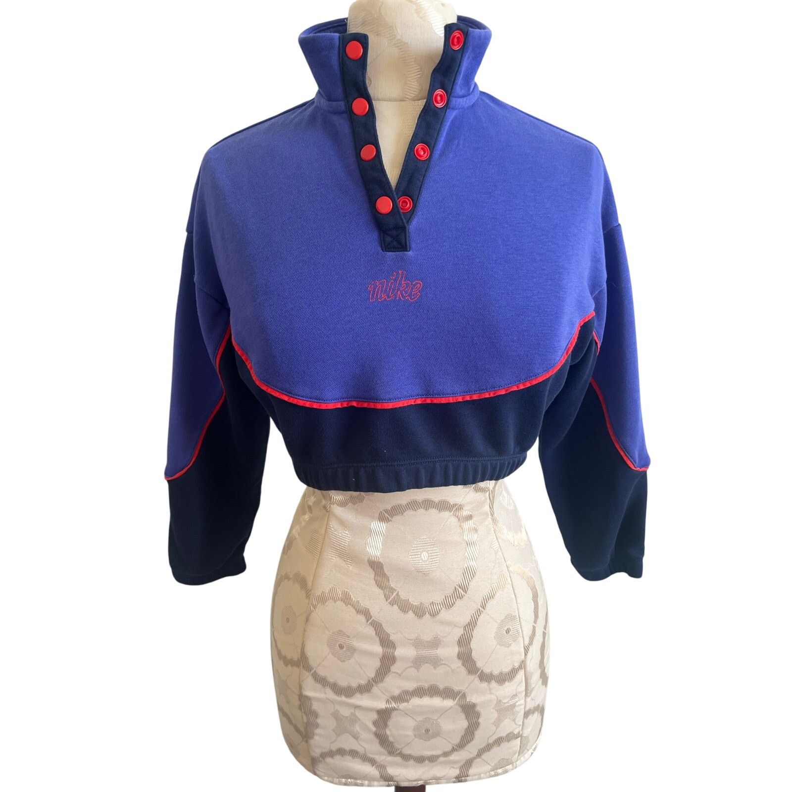 Nike Nike Cropped Pullover Long Sleeve Sweatshirt Medium Size M / US 6-8 / IT 42-44 - 1 Thumbnail