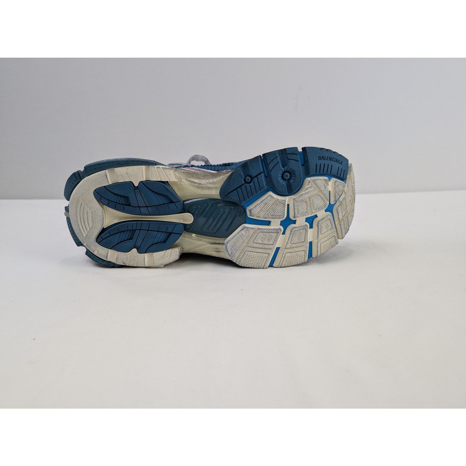 Balenciaga o1rshd1 Runner Sneakers in Blue/Silver/White/Red Size US 9 / EU 42 - 8 Thumbnail