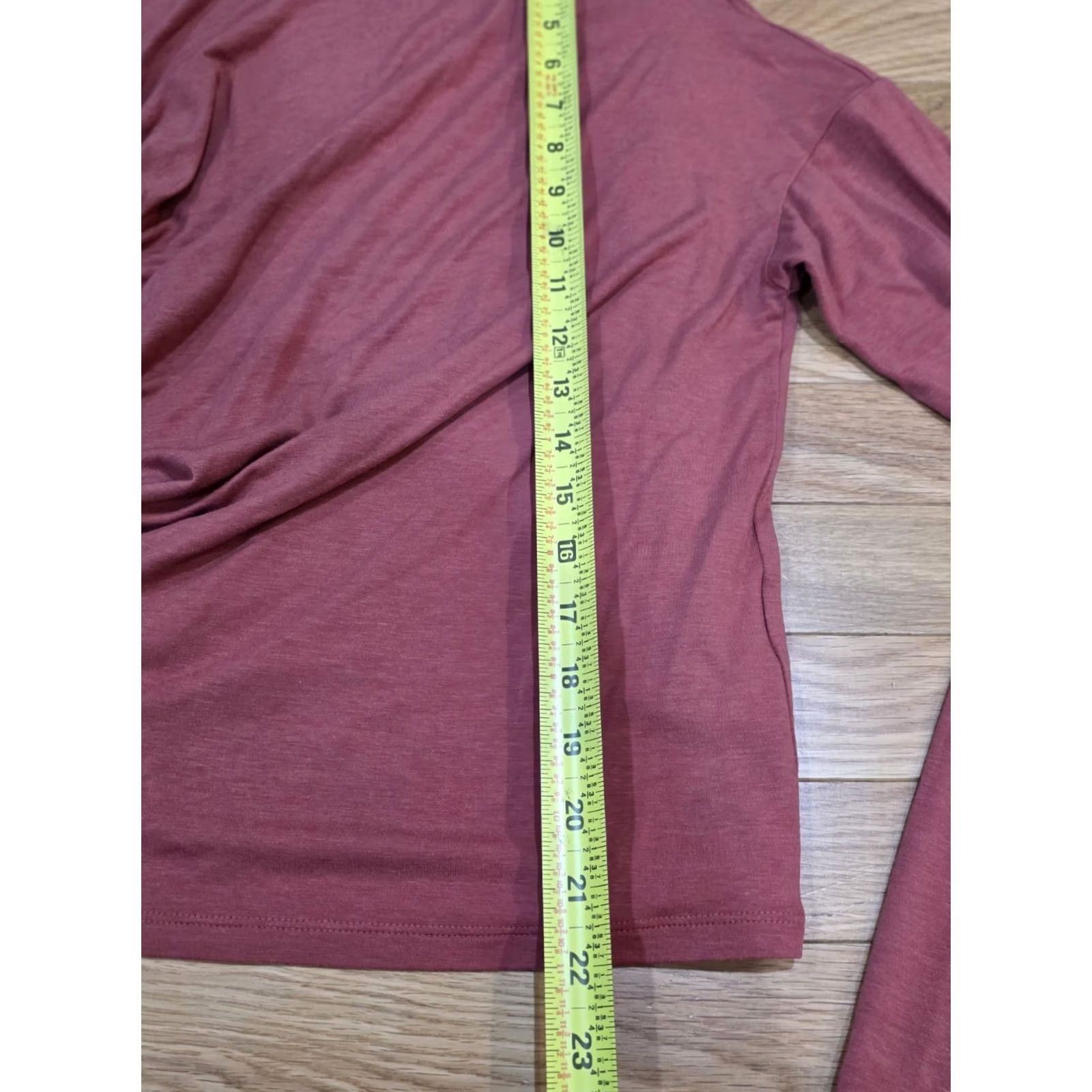 Uniqlo Uniqlo T-Shirt Long Sleeve XS Burgundy Red Women Neck Stitch Details Vintage-style? Size XS / US 0-2 / IT 36-38 - 5 Thumbnail