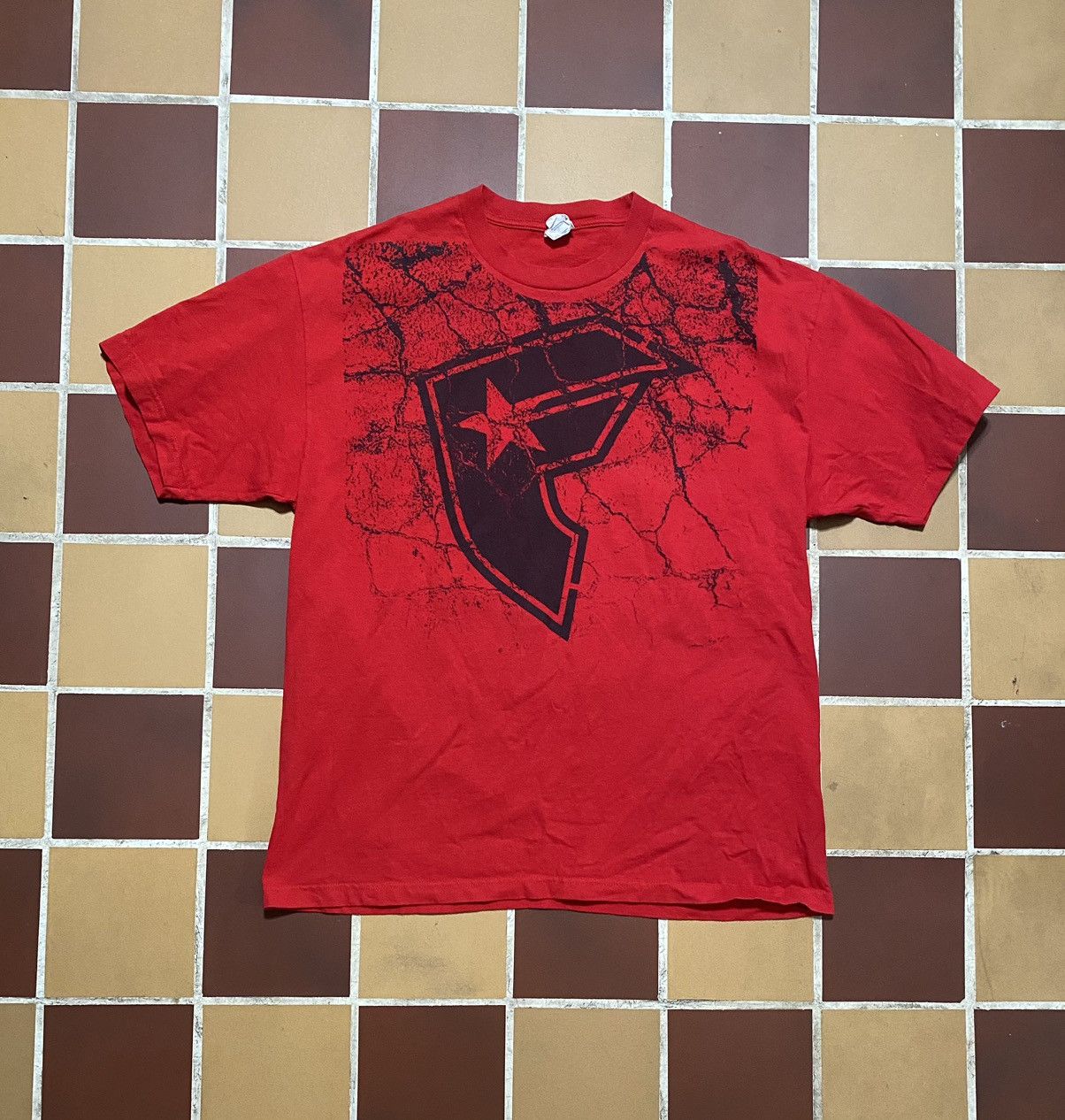 Famous Stars And Straps × Vintage Vintage Y2K Famous Stars And Stripes T-Shirt Size US XL / EU 56 / 4 - 1 Thumbnail
