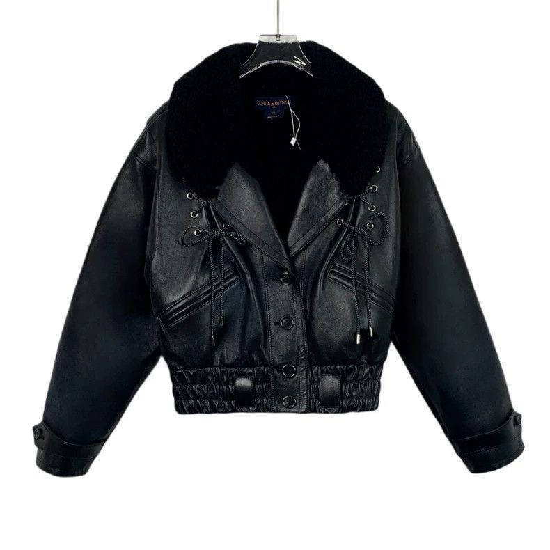 Louis Vuitton Louis Vuitton Black Fur Collar Cow Leather Waist Jacket Size XS / US 0-2 / IT 36-38 - 1 Thumbnail