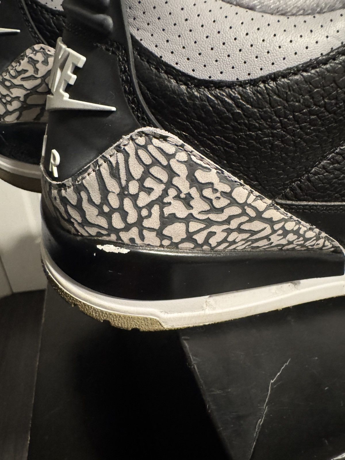 Jordan Brand Air Jordan 3 Cement Size US 11.5 / EU 44-45 - 4 Thumbnail