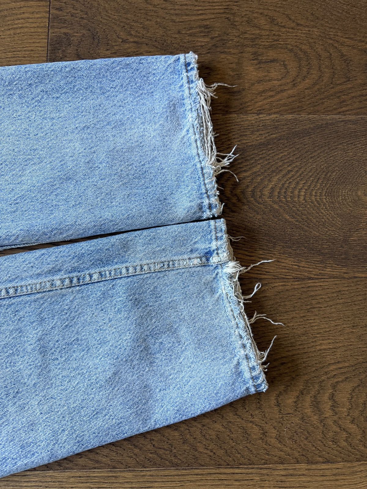 Vintage Vintage Levi's 505 Thrashed Denim Jeans Size US 36 / EU 52 - 12 Thumbnail