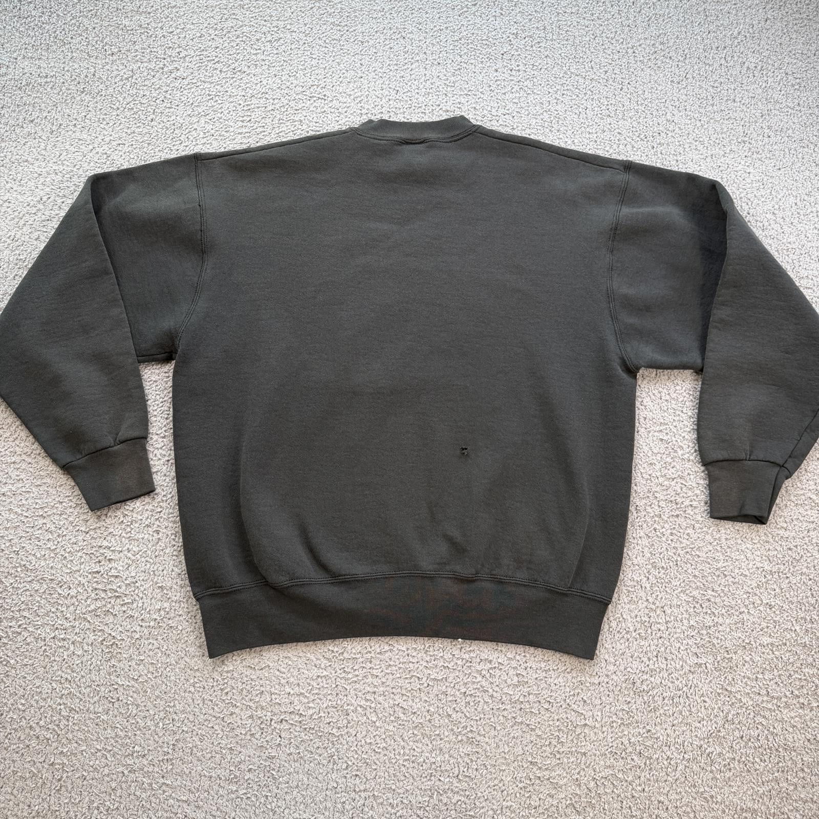 Fruit Of The Loom Vintage Deer Embroidered Sweatshirt XL Made USA 90s Hunting Size US XL / EU 56 / 4 - 2 Thumbnail
