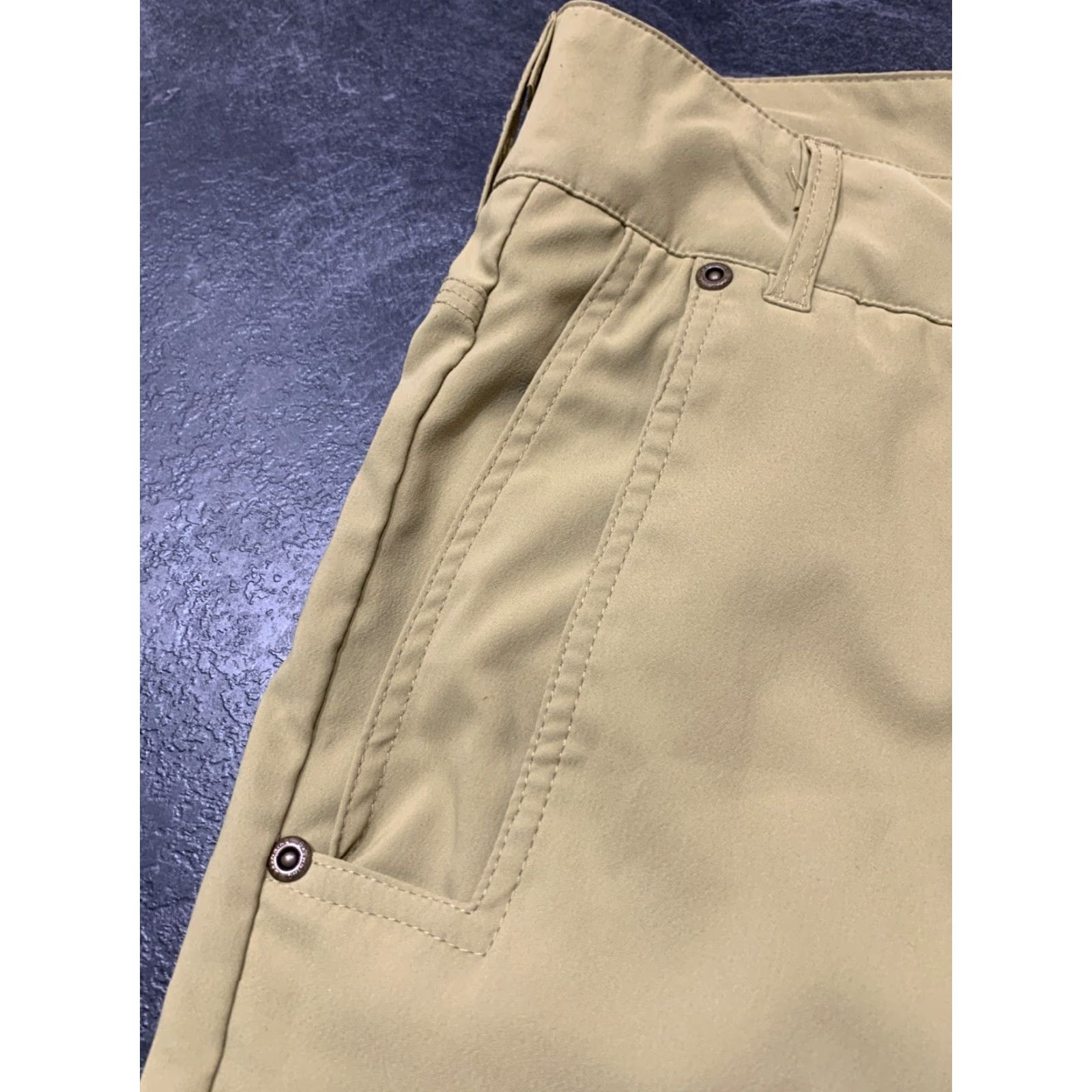 Vintage Vintage Browning Men’s Golf Shorts 32 Khaki Bermuda Flat Front Zipper Logo Summer Size US 32 / EU 48 - 3 Thumbnail