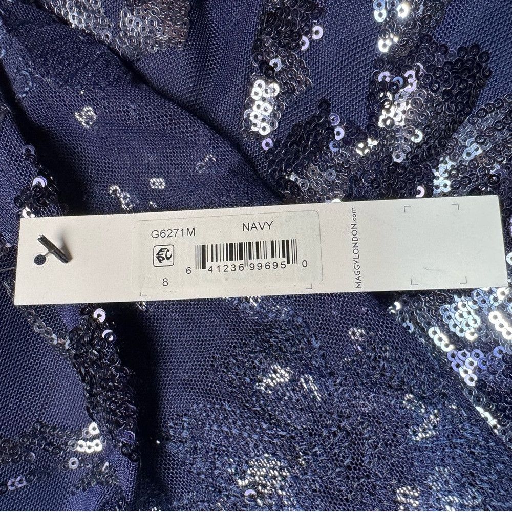 MAGGY LONDON NWT New Maggy London Long Floral Sequined Navy Evening Gown Size M / US 6-8 / IT 42-44 - 8 Thumbnail