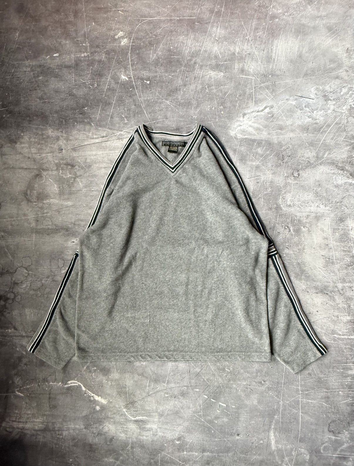 Vintage Vintage Y2K Barrage V-neck Fleece Sweatshirt (L) Size US L / EU 52-54 / 3 - 1 Thumbnail