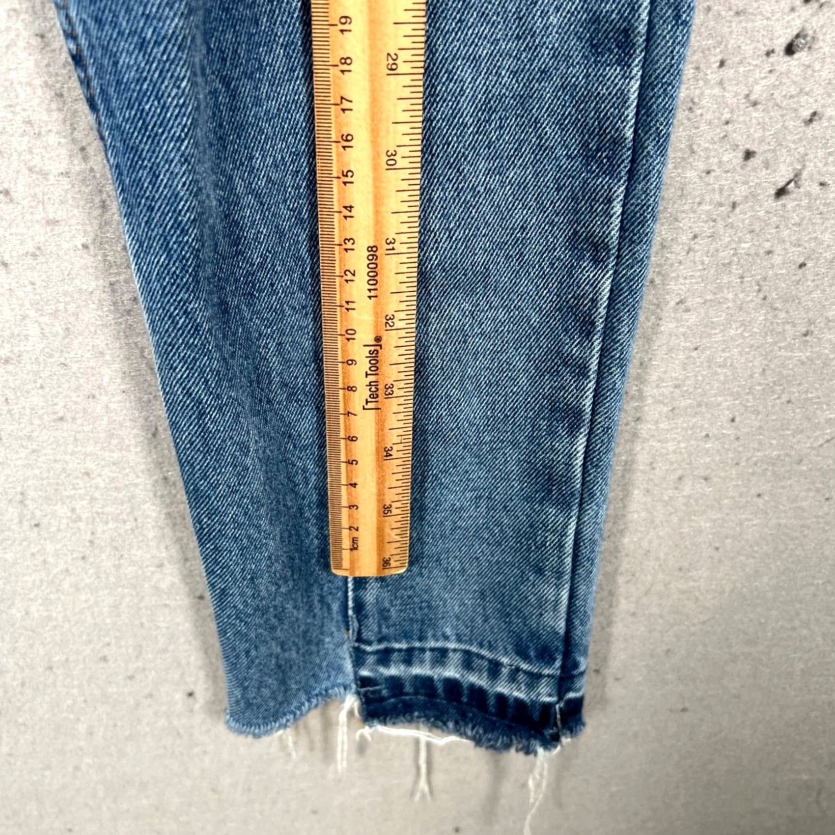 Bdg BDG Jeans Slim Tapered Fit 32 x 29 Blue Denim Regular Waist 5-Pocket Vintage No Womens Denim Rise Mid 10-12 In Blue Jeans BDG Woman 32 29 Size 24" / US 00 / IT 34 - 7 Thumbnail