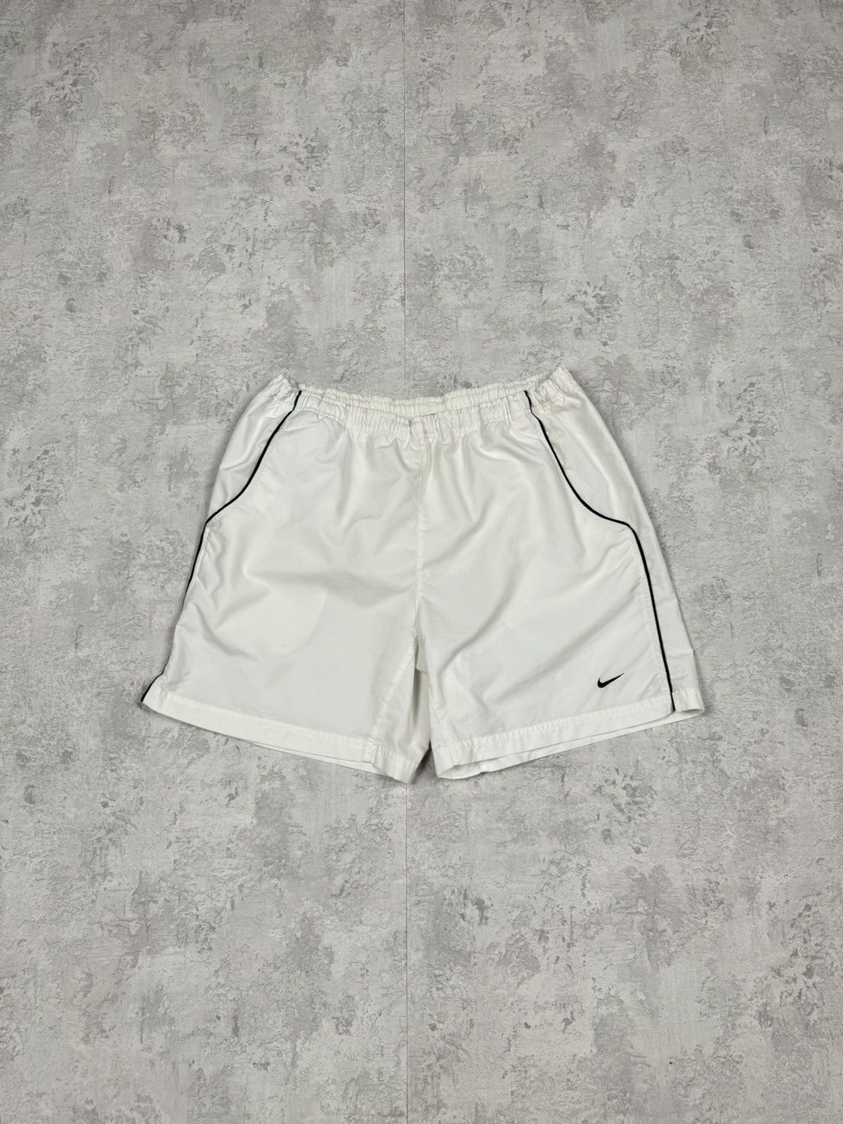 Nike Vintage Nike Y2K Streetwear Sportswear White Shorts Size L Size US 34 / EU 50 - 9 Thumbnail