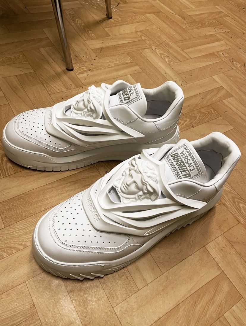 スニーカー Versace 'Odyssey' Sneakers VERSACE ODISSEA SNEAKERS, Blue – OZNICO