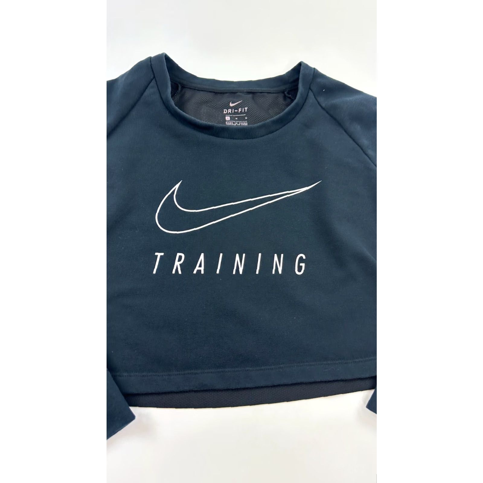 Nike Nike Shirt Womens Medium Black Cropped Dr Fit Training Swoosh Logo 838474-010 Size M / US 6-8 / IT 42-44 - 3 Thumbnail