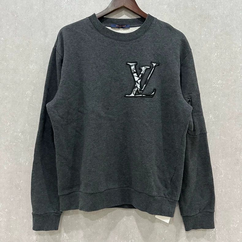 Louis Vuitton Louis Vuitton Off-white embroidered logo pullover sweatshir Size US L / EU 52-54 / 3 - 1 Thumbnail