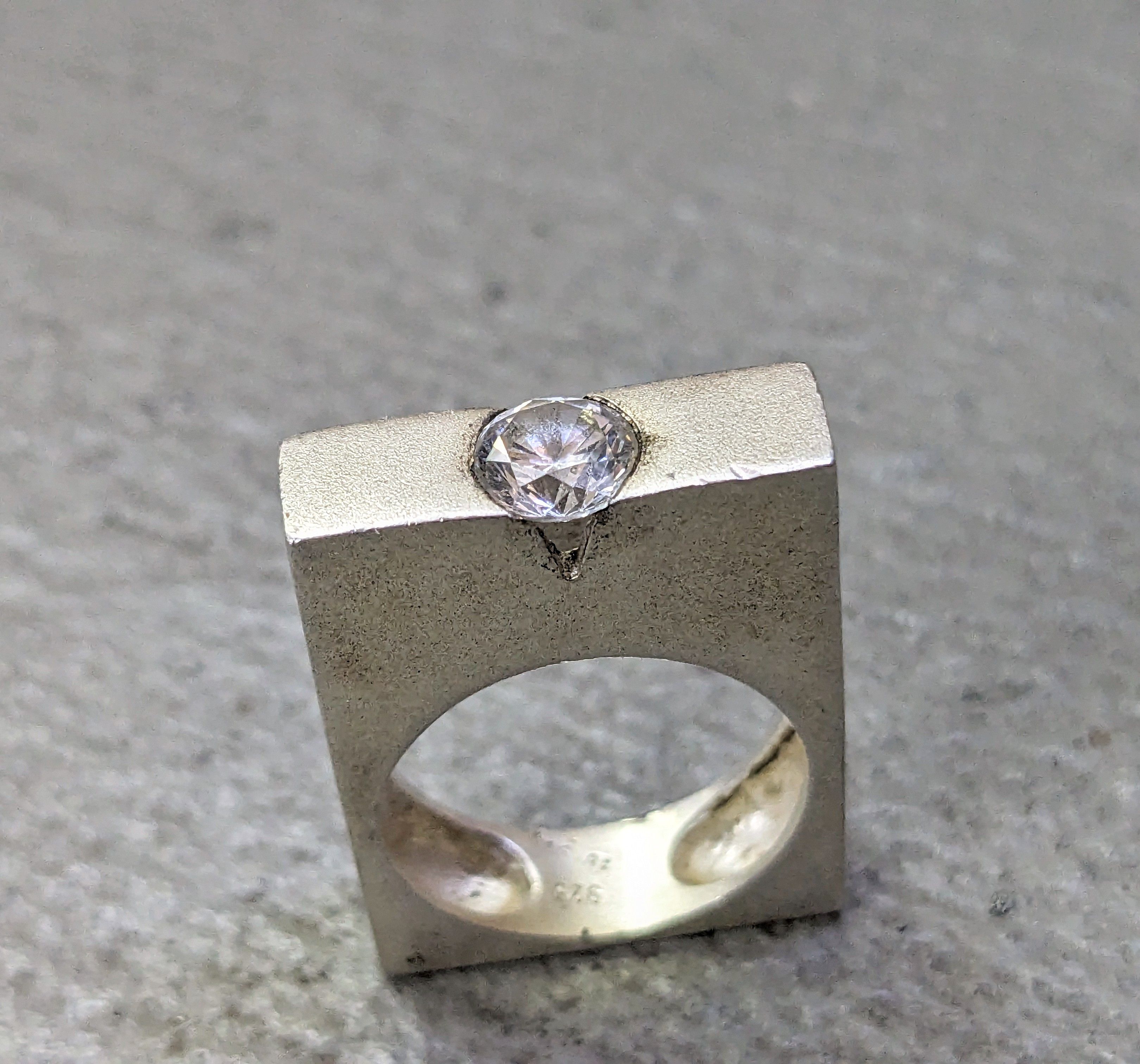 Jewelry Vintage Sterling Silver Ring 7 Modern Contemporary CZ Size ONE SIZE - 12 Thumbnail
