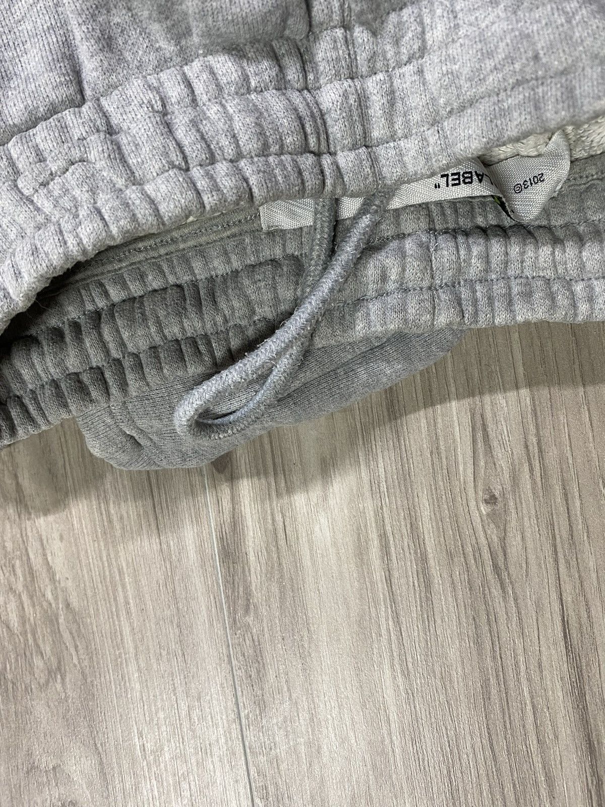 Off-White Off-White Virgil Abloh Grey Sweats Shorts Size Small Size US 28 / EU 44 - 3 Thumbnail