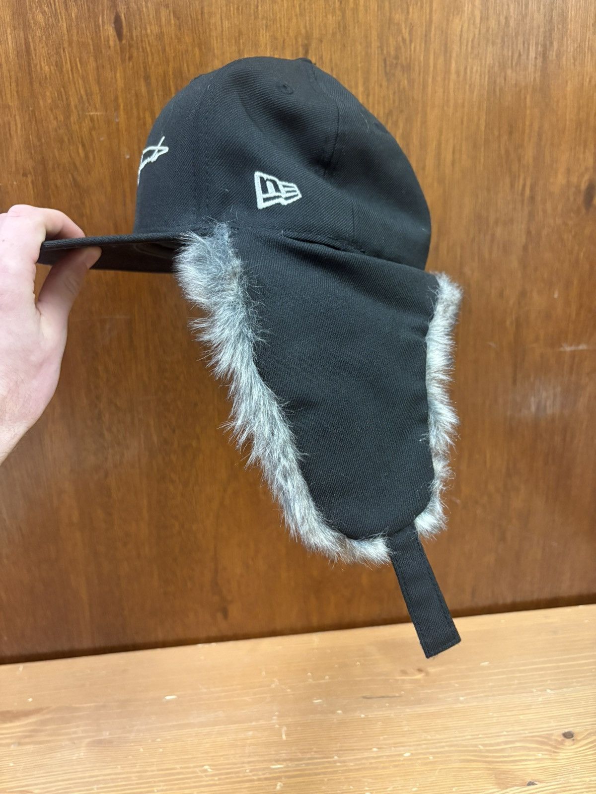 New Era × Yohji Yamamoto Yohji Yamamoto Fur Trim Fitted Cap Size ONE SIZE - 4 Thumbnail