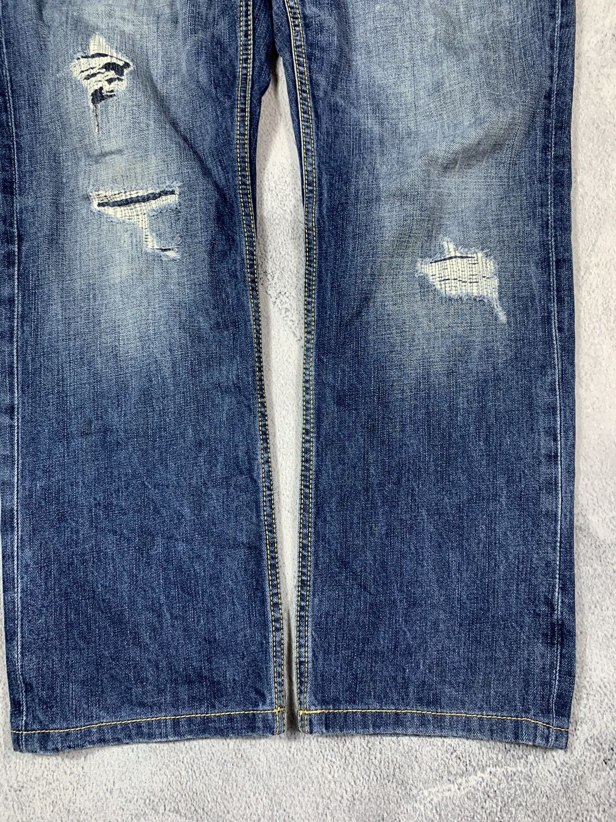 Japanese Brand × Vintage Vintage Y2K Japanese jeans faded denim streetwear size 36 Size US 36 / EU 52 - 4 Thumbnail