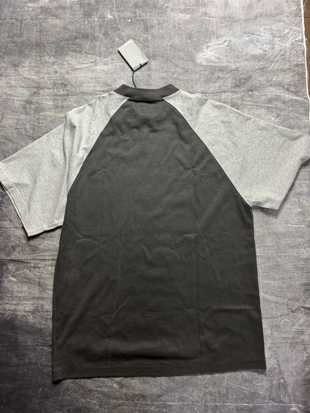 Balenciaga Balenciaga 3B Logo Crewneck T-Shirt in Grey Size US XL / EU 56 / 4 - 2 Thumbnail