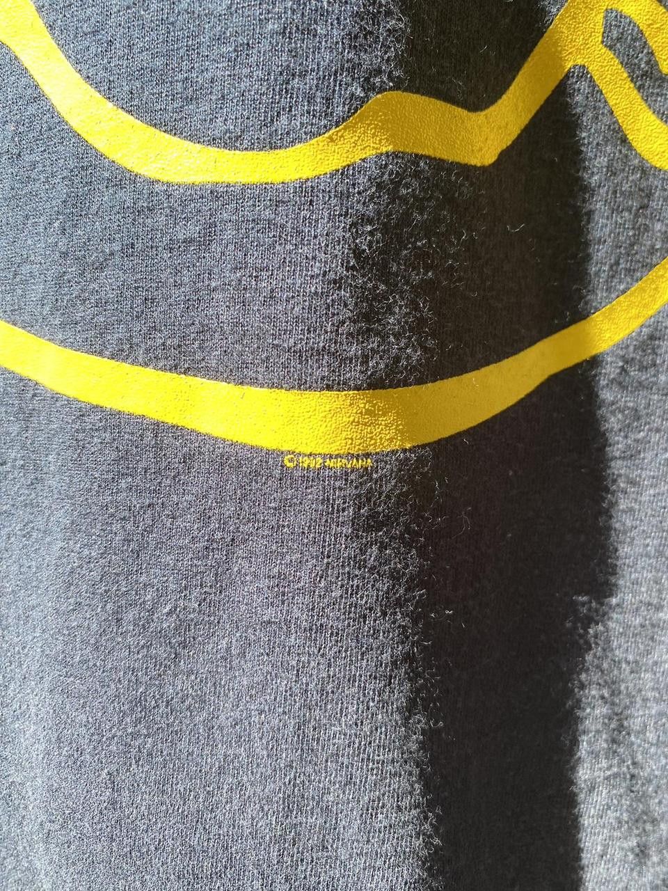 Nirvana 1992 Black and Yellow Nirvana Smiley Graphic Print Tee MED Size US M / EU 48-50 / 2 - 4 Thumbnail