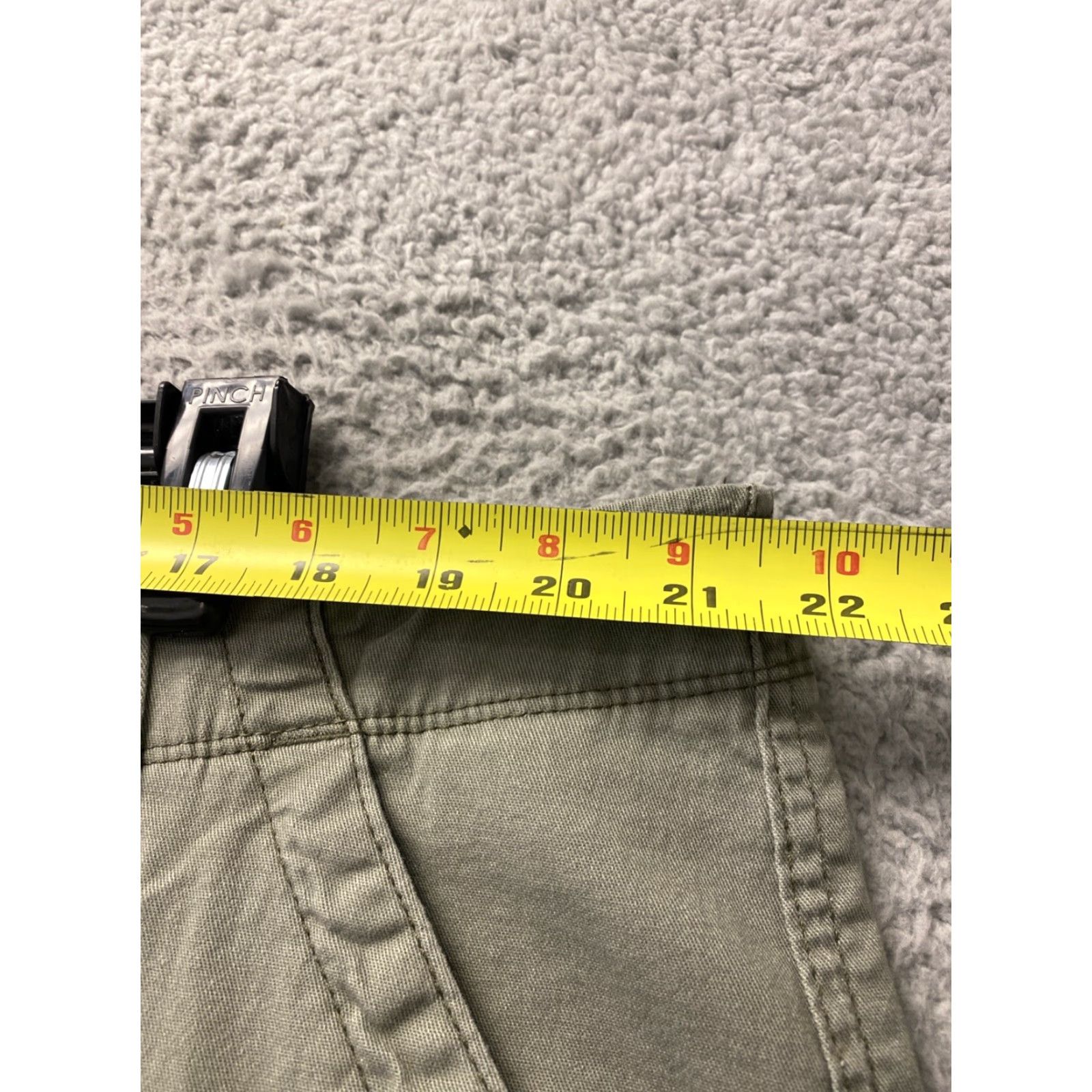 Wrangler VINTAGE? No. Wrangler Cargo Shorts Green Relaxed Fit 44 Casual Men Cotton Blend 10" Inseam Belt Loops Multiple Pockets 121-40 Size US 44 / EU 60 - 4 Thumbnail