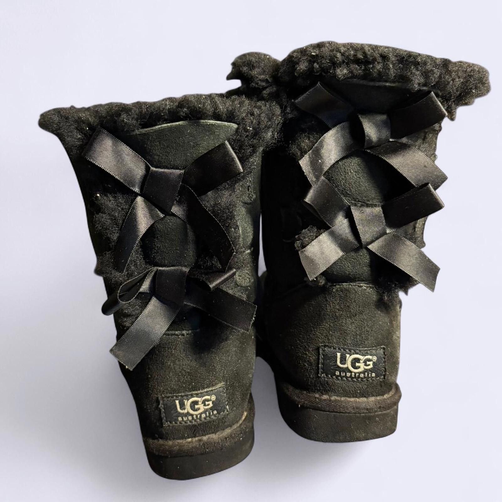 Ugg UGG Women's Black Boot Size US 6 / IT 36 - 2 Thumbnail