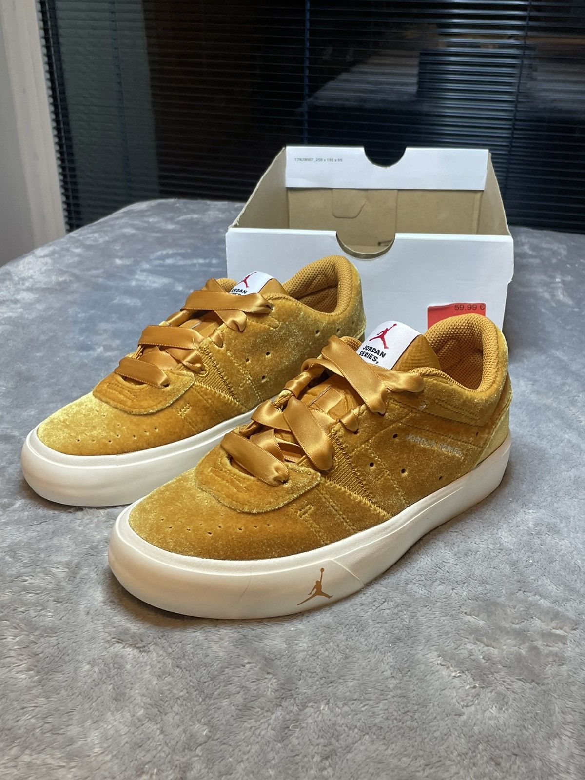 Nike Jordan series es se Size US 5 / IT 35 - 1 Thumbnail