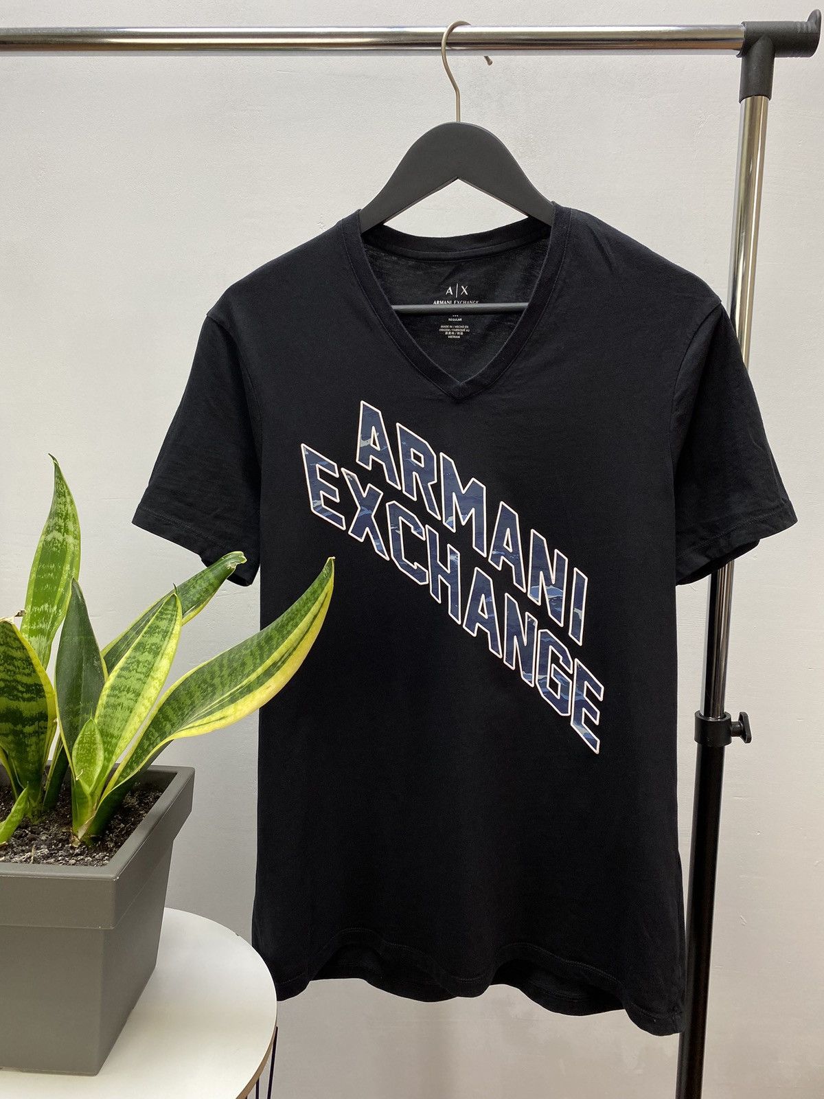 Giorgio Armani Armani Exchange Big Logo V Neck T Shirt Size US M / EU 48-50 / 2 - 1 Thumbnail