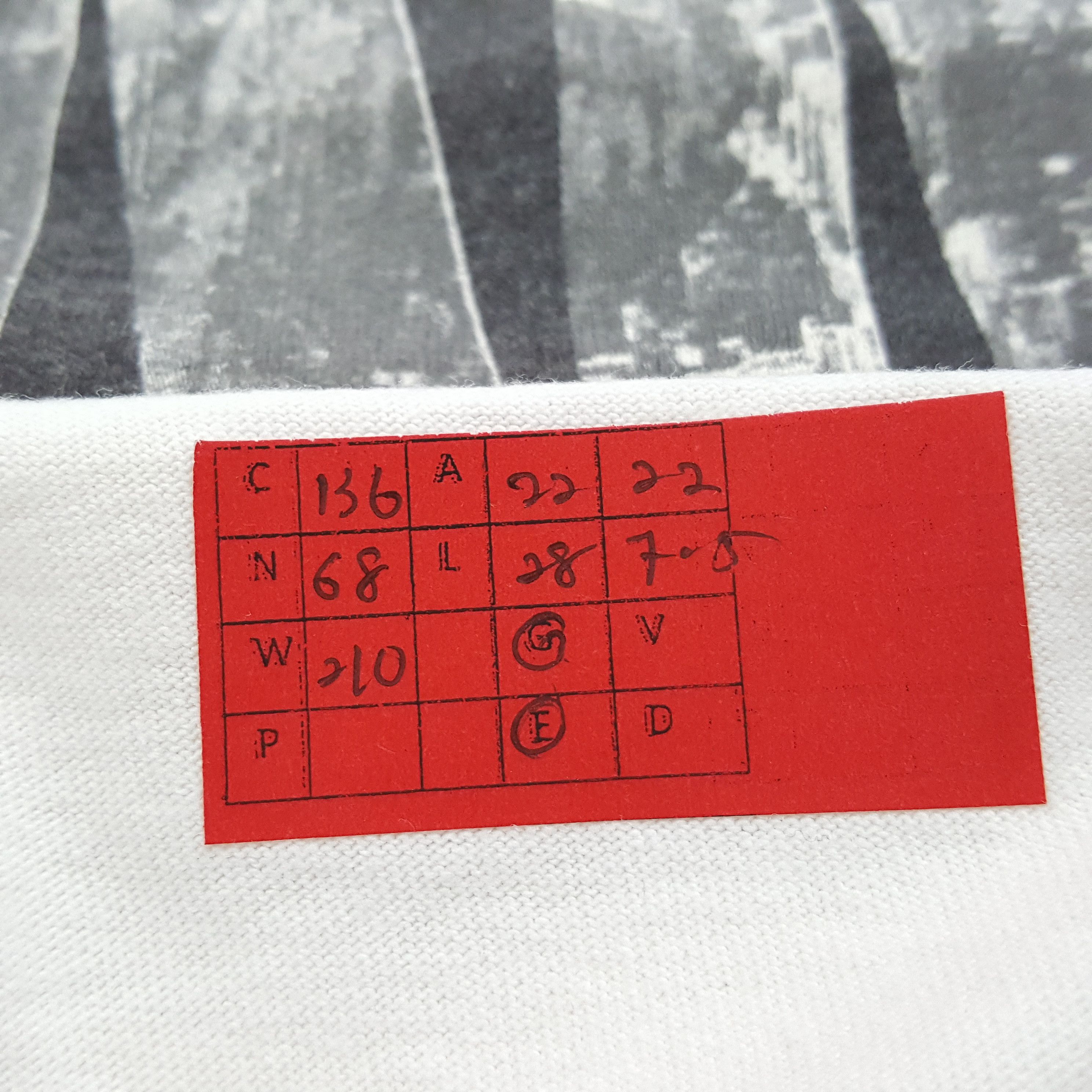DKNY × Vintage DKNY Center Design Streetwear Style Tshirt Size US L / EU 52-54 / 3 - 10 Thumbnail