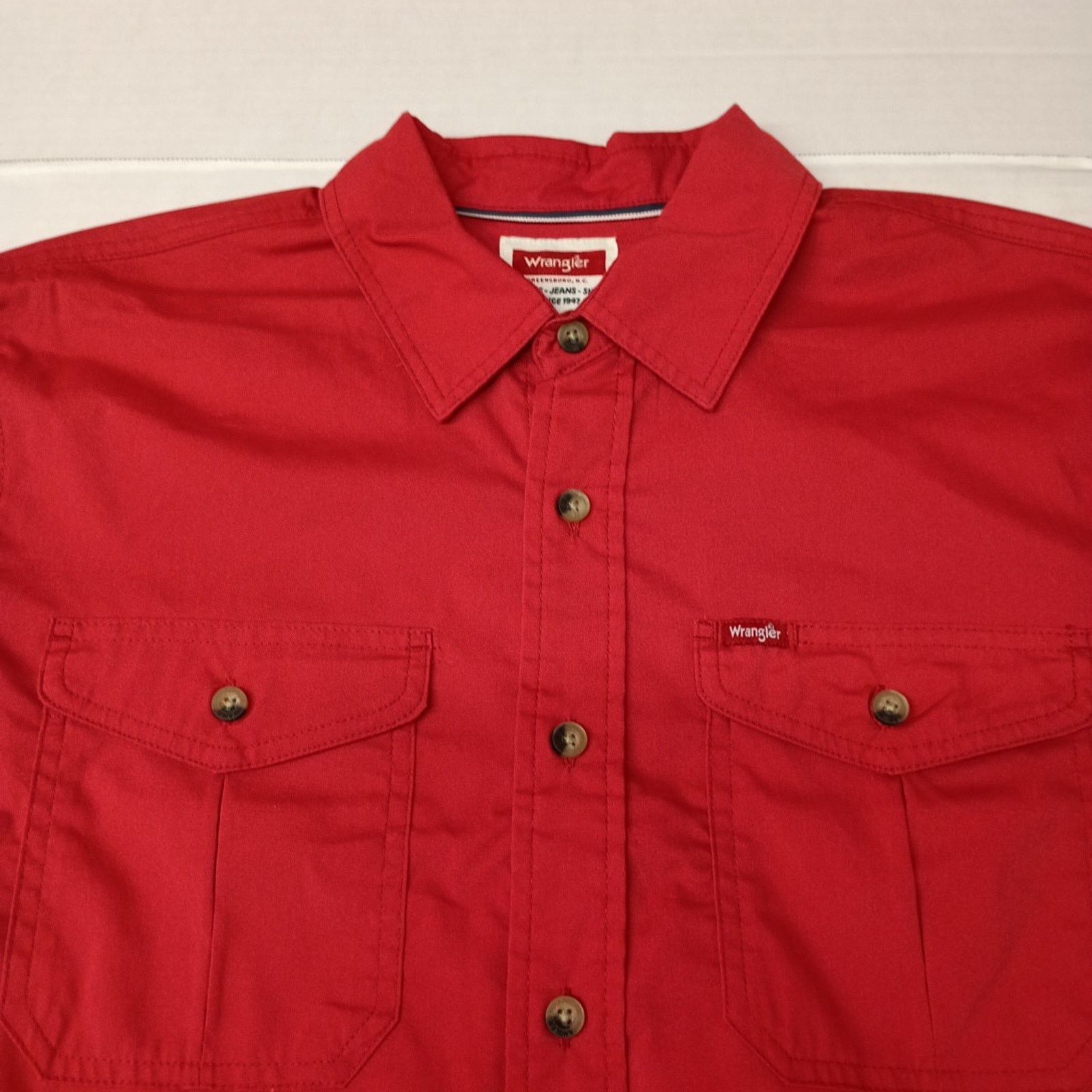 Wrangler Wrangler Men's Relaxed Fit Woven Button Up Shirt Size L Red Size US L / EU 52-54 / 3 - 2 Thumbnail