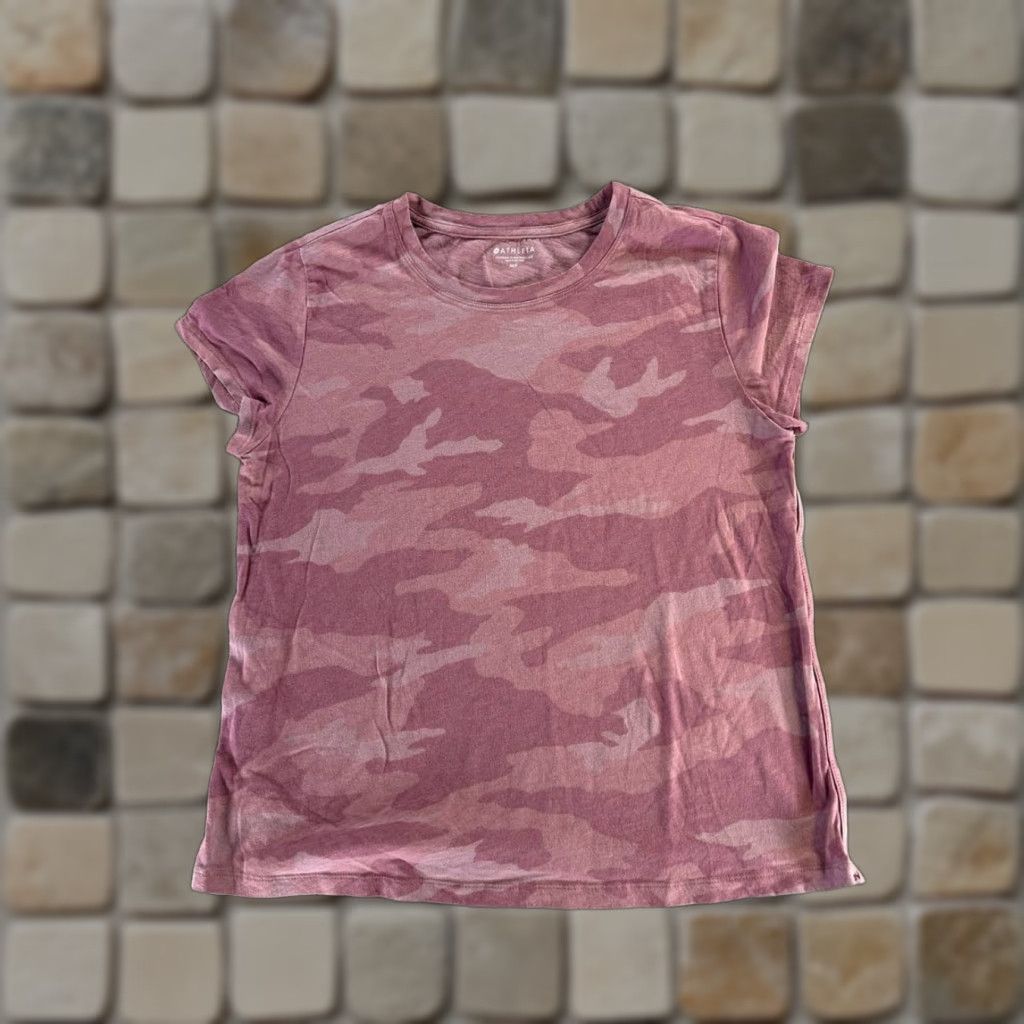 Athleta Athleta Shirt Womens M Pink Camouflage Running Top Short Sleeve Crew Neck Athletic Size M / US 6-8 / IT 42-44 - 1 Thumbnail