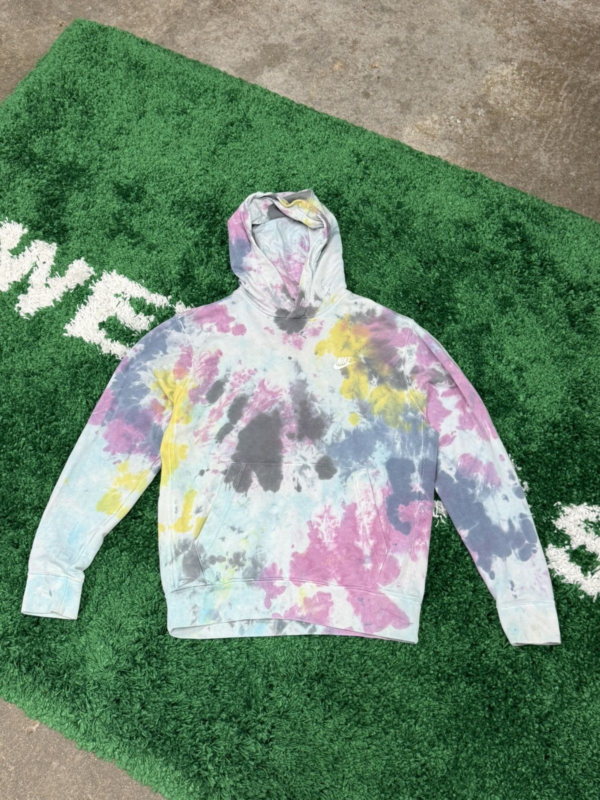 Nike Nike Tie Dye Logo Mini Swoosh Hoodie Small Size US S / EU 44-46 / 1 - 1 Thumbnail