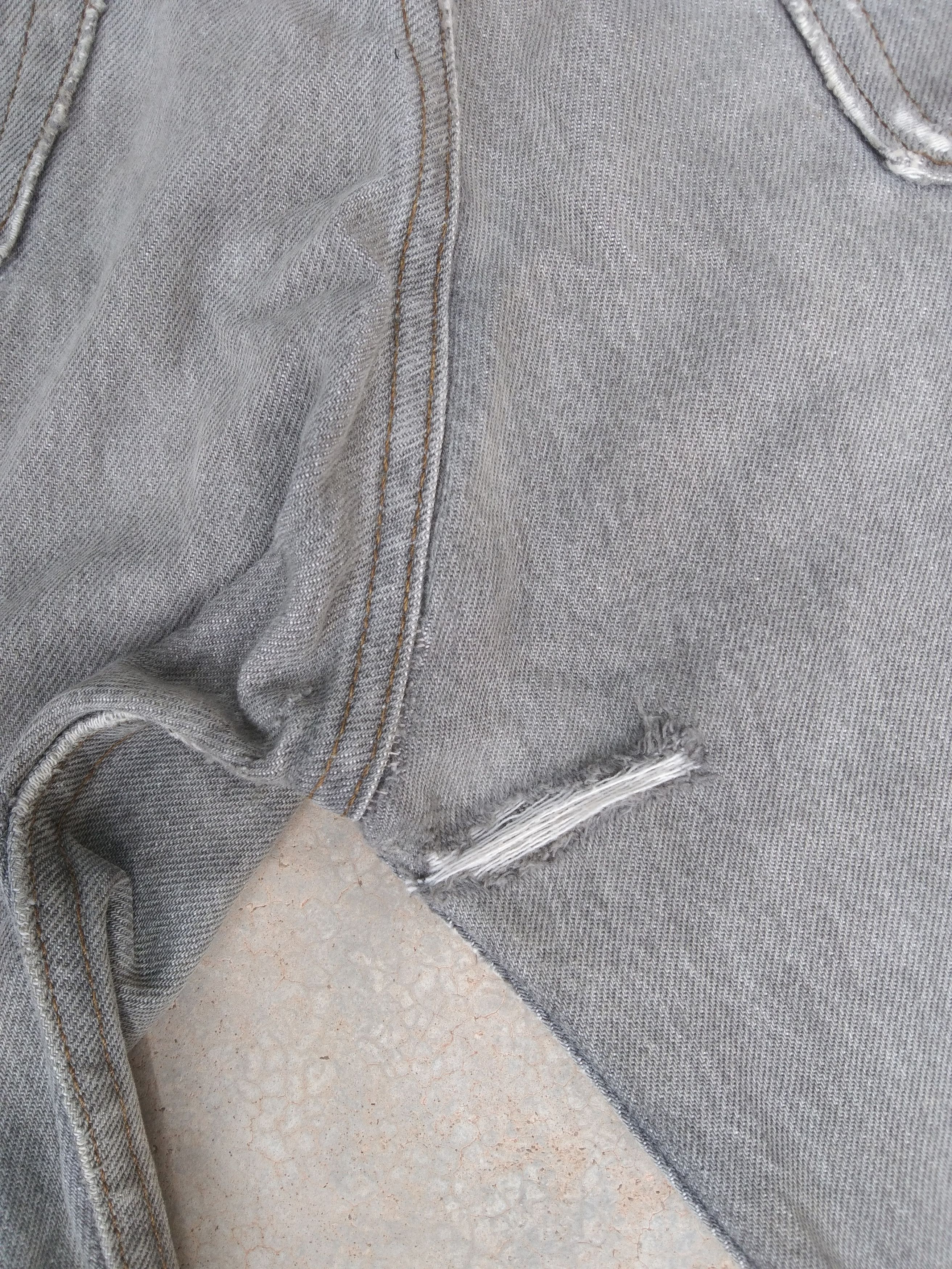 Levi's 90s Vintage Levi's 501 Made In USA Distressed Jeans 31x29 Size US 31 - 5 Thumbnail