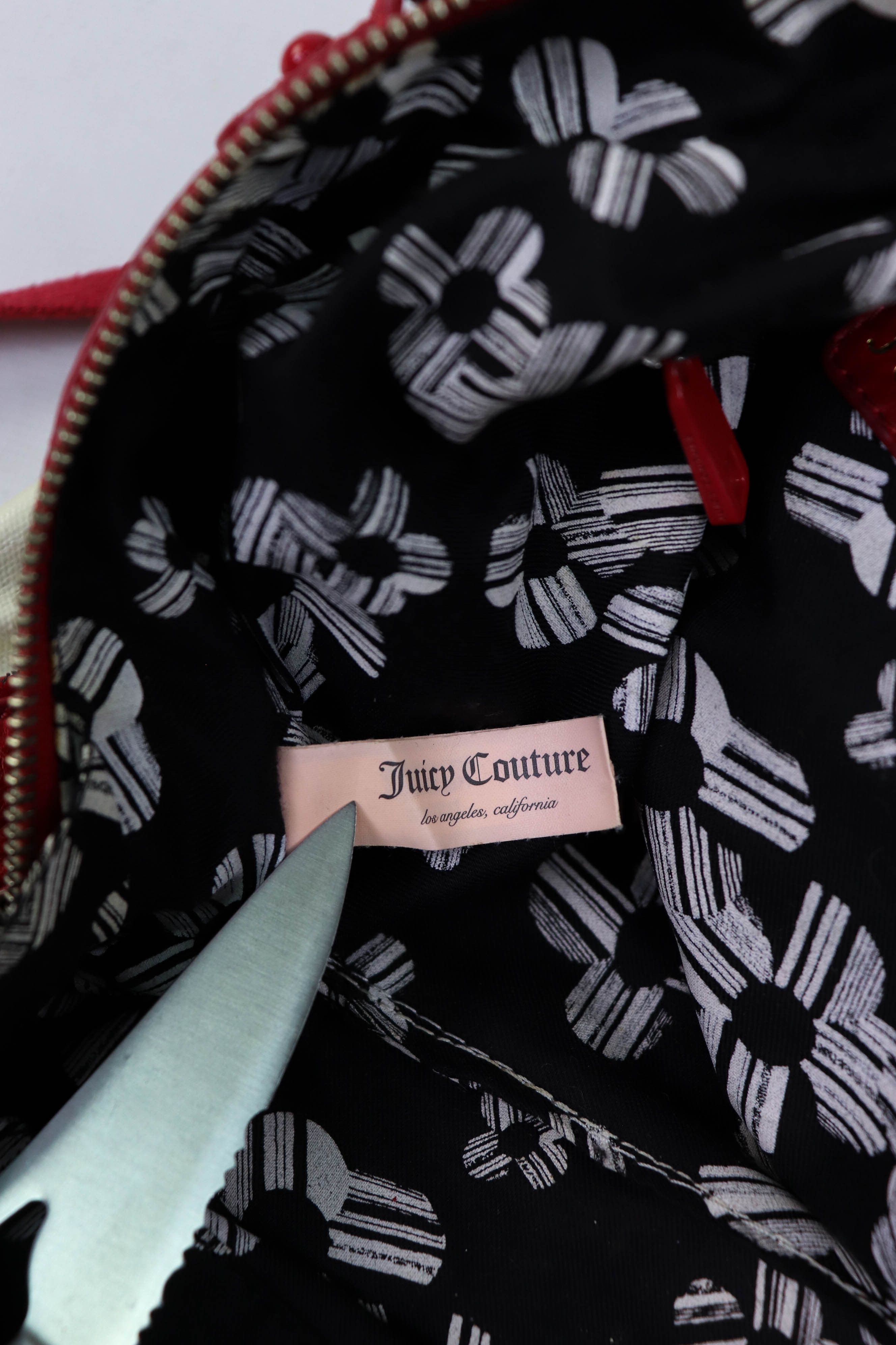 Juicy Couture Y2K 00s Vintage Juicy Couture Black/Red Crossbody Bag Size ONE SIZE - 24 Thumbnail