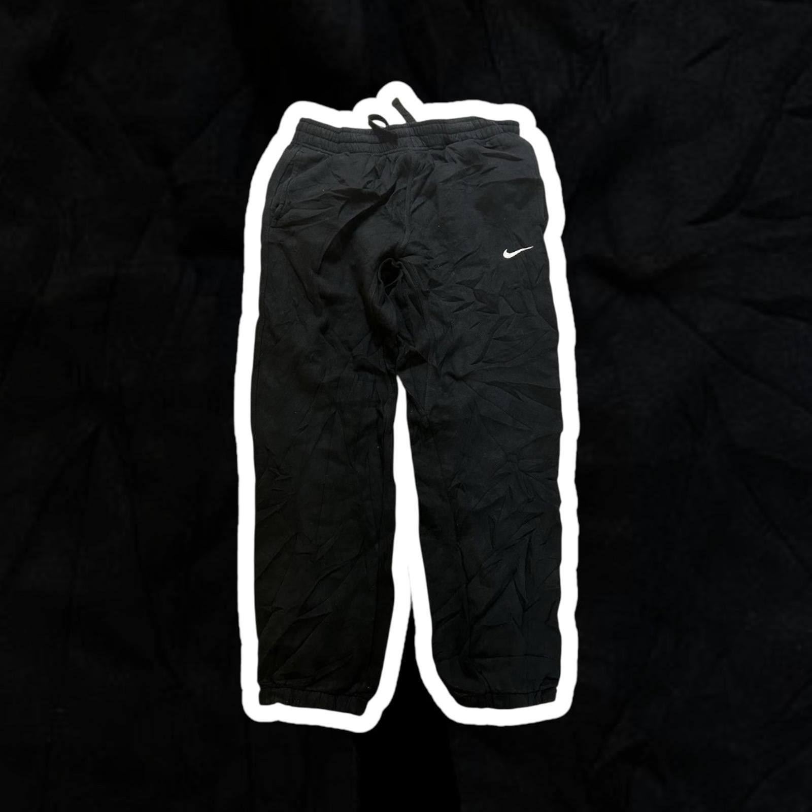 Nike Nike Black Track Pants – Comfortable Sportswear Size US 36 / EU 52 - 1 Thumbnail