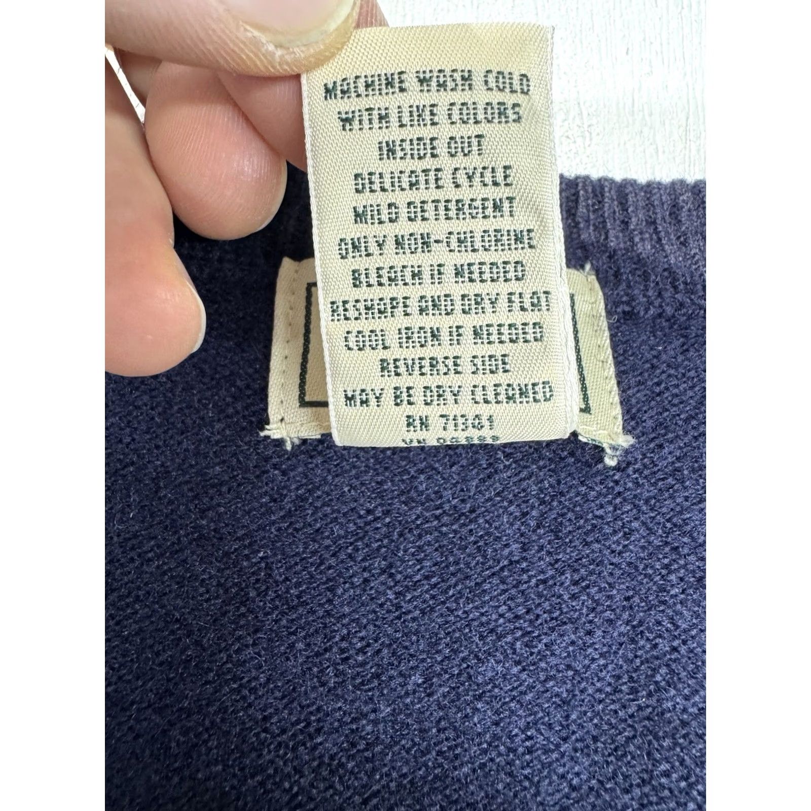 Vintage LL Bean Men's Lambswool V-Neck Pullover Sweater Vest Navy Blue Size XL Size US XL / EU 56 / 4 - 3 Thumbnail