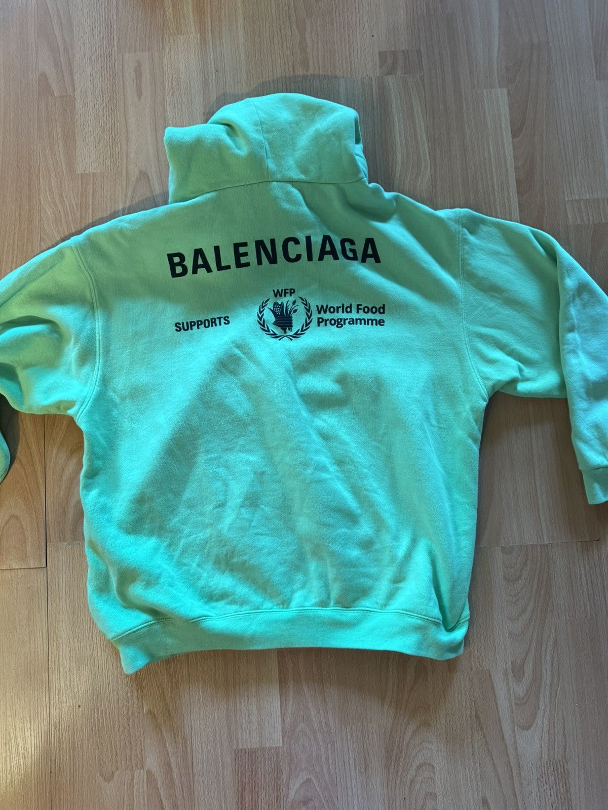 Balenciaga Balenciaga NEON WFP HOODIE Size US M / EU 48-50 / 2 - 2 Thumbnail