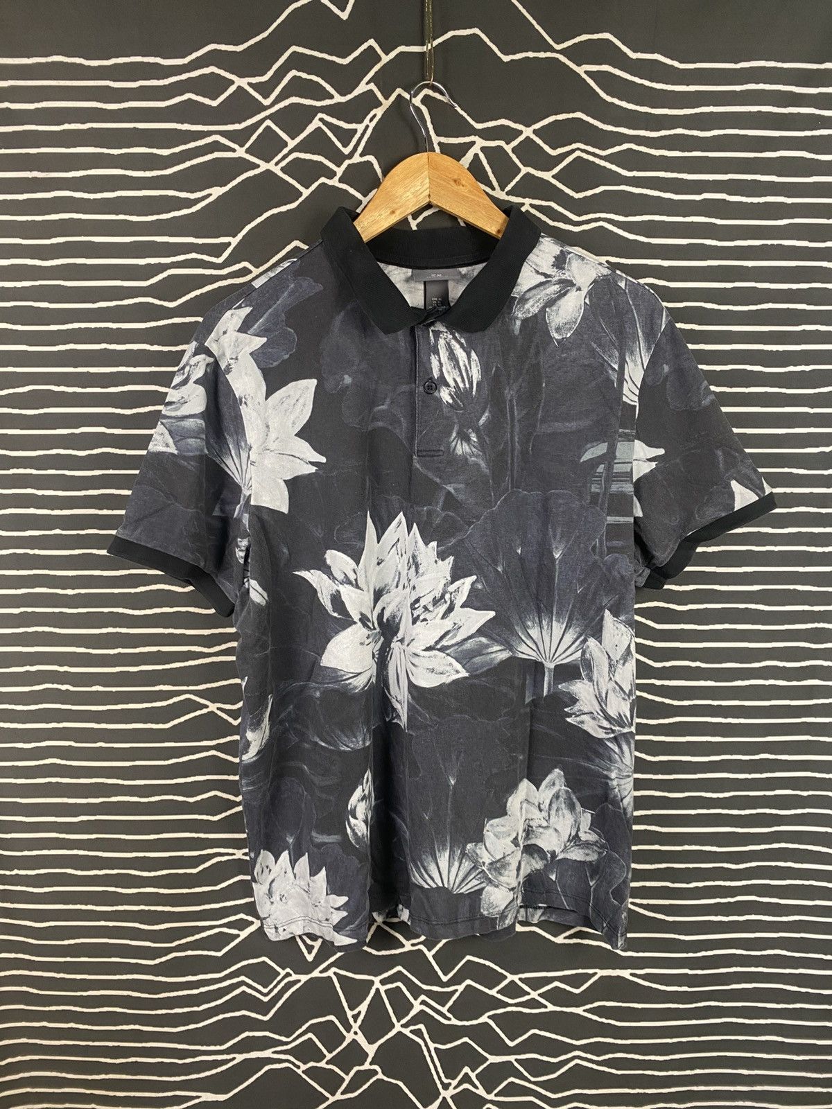 H&M × Other H&M floral polo tee Size US XL / EU 56 / 4 - 1 Thumbnail