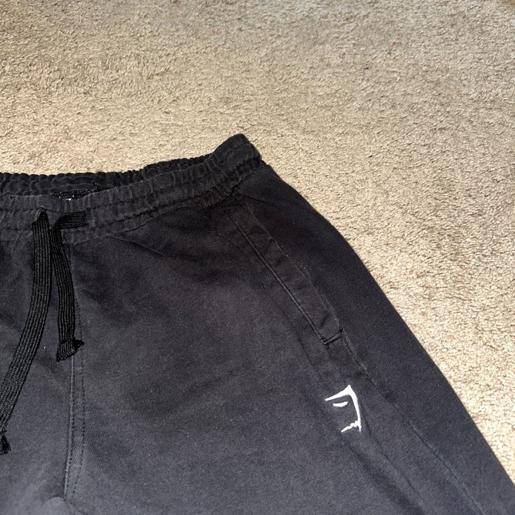 Gymshark Gymshark Sweatpants Mens M Elastic Waist Pockets Tapered Joggers Black Cotton Fleece Gym Sports Athleisure Logo Regular Inseam 27in Tailored Size US 31 - 2 Thumbnail