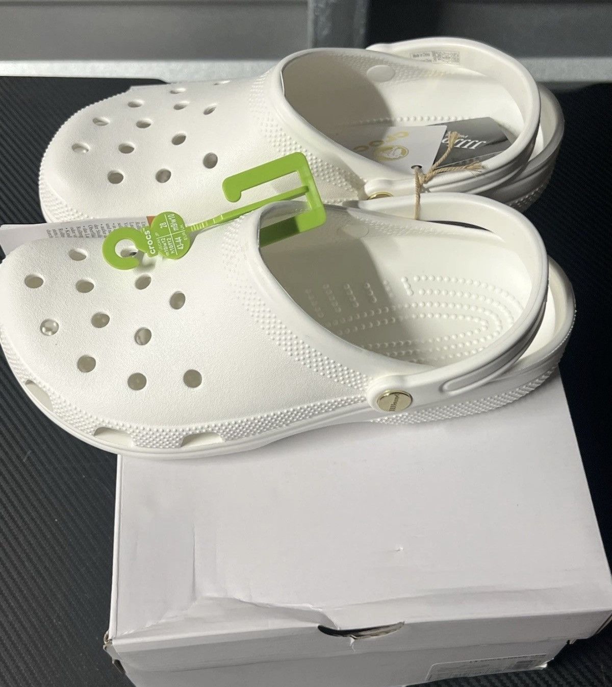 JJJJound JJJJound x Crocs Classic Clog White Size US 10 (M) - In Hand Size US 10 / EU 43 - 4 Thumbnail