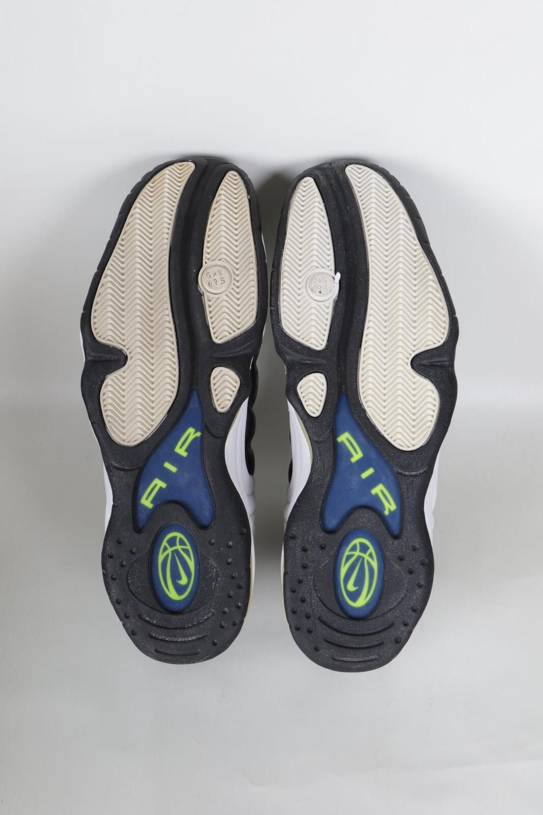 Nike 98' Nike Air Max Battle Force Basketball Shoe Size US 9 / EU 42 - 6 Thumbnail