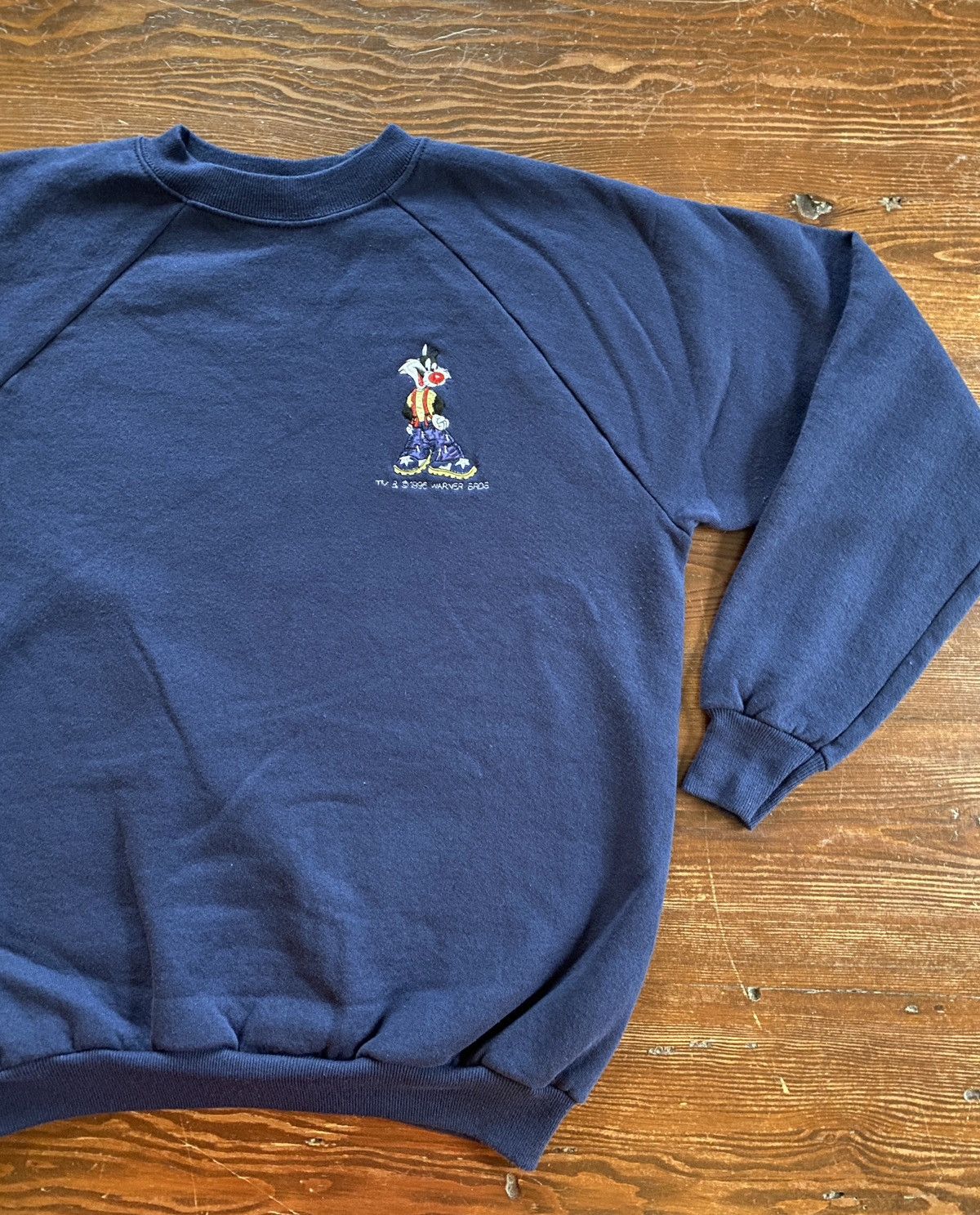 Vintage Vintage 90s Sylvester Looney Tune Raglan Crewneck Sweatshirt Size US M / EU 48-50 / 2 - 1 Thumbnail