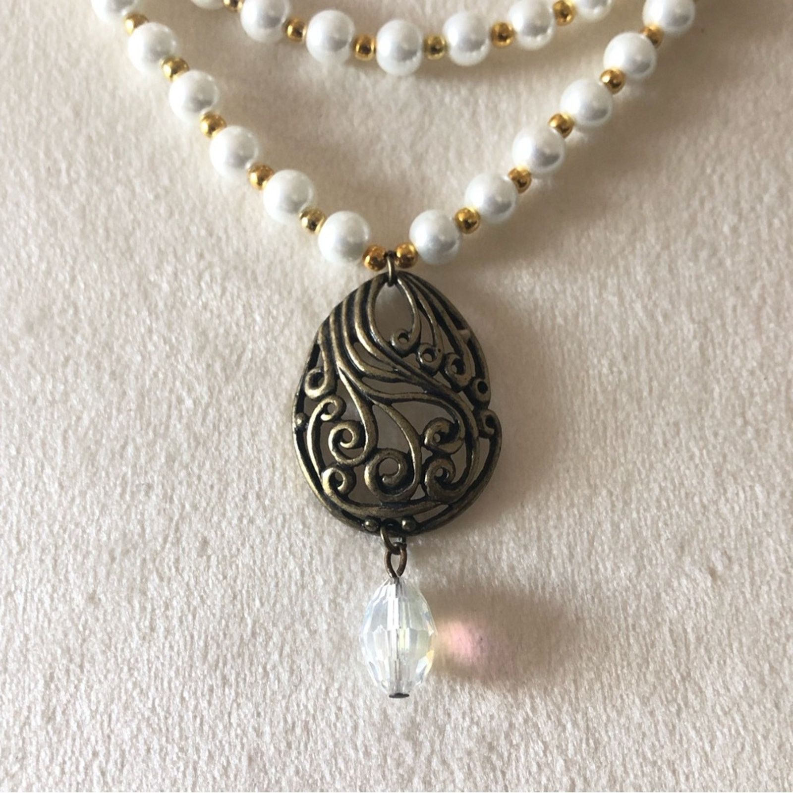 Handmade Handcrafted white Pearl genuine almandine garnet necklace Size ONE SIZE - 8 Thumbnail