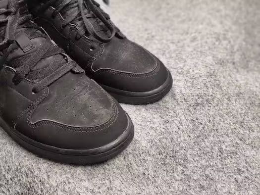 Nike 🔥 Nike Air Jordan 1 Mid GS Black Vintage Hi-Top Sneakers Size US 6.5 / EU 39-40 - 18 Thumbnail