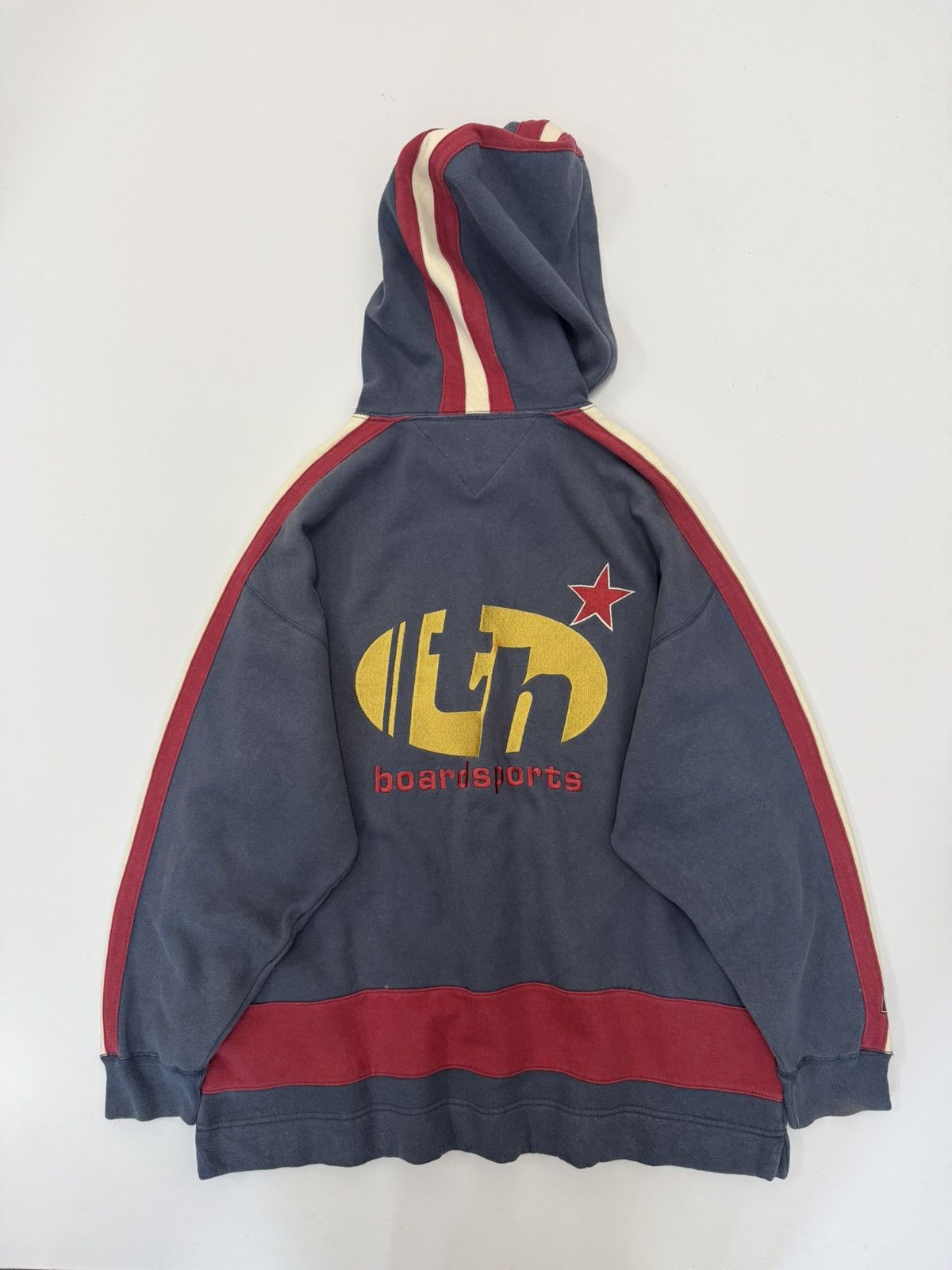 Tommy Hilfiger 🔥 90's Rare Tommy Hilfiger Embroided Backhit Logo Hoodie - M Size US L / EU 52-54 / 3 - 1 Thumbnail
