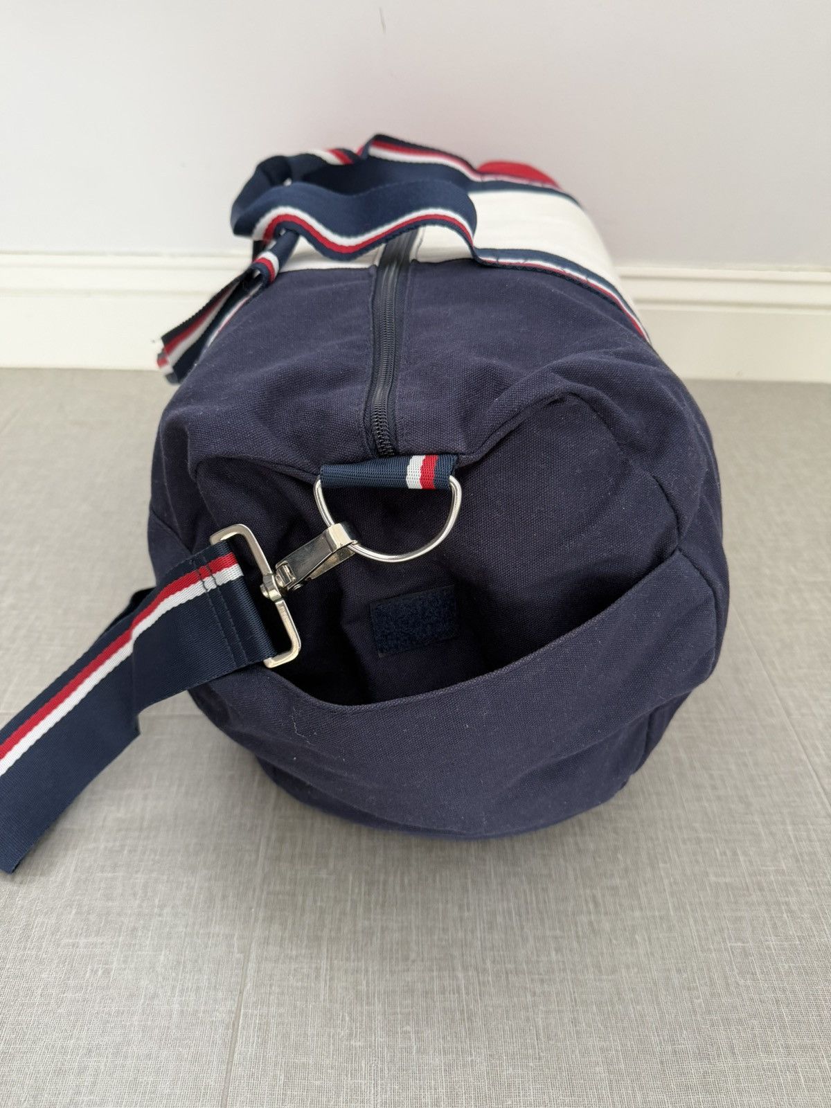 Tommy Hilfiger Classic Tri-Color Hilfiger Duffle Size ONE SIZE - 4 Thumbnail