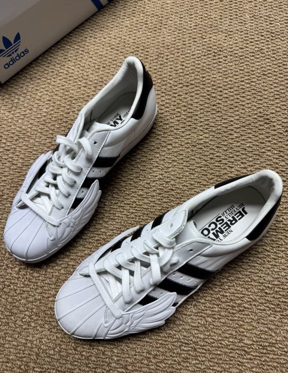 Adidas Adidas Jeremy Scott Superstar JS Wings S77814 K37 Size US 9.5 / EU 42-43 - 3 Thumbnail