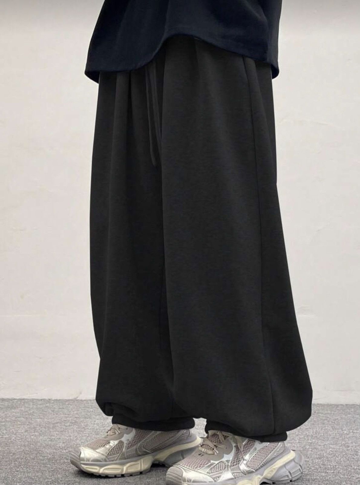 Japanese Brand Wide-Leg Baggy Sweatpants Size US 29 - 3 Thumbnail